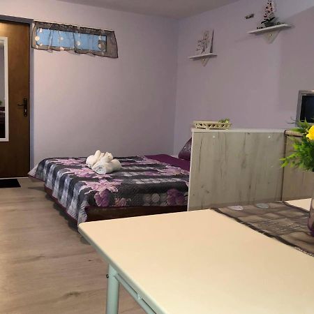 Comfy Studio Apartment By The Flower Market فارنا المظهر الخارجي الصورة