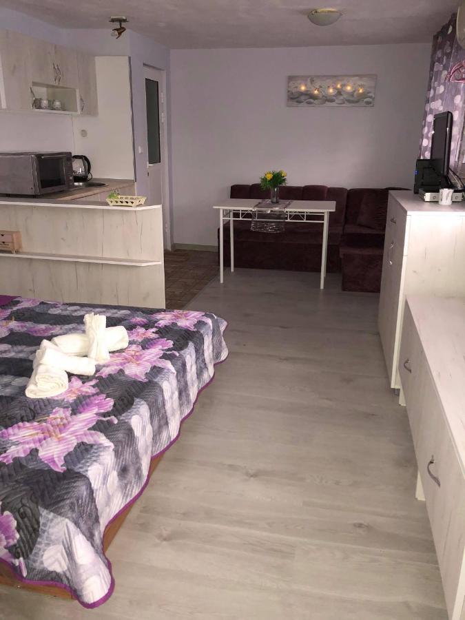 Comfy Studio Apartment By The Flower Market فارنا المظهر الخارجي الصورة