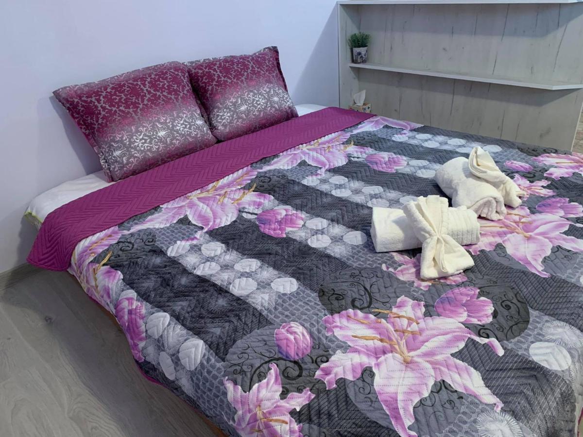 Comfy Studio Apartment By The Flower Market فارنا المظهر الخارجي الصورة